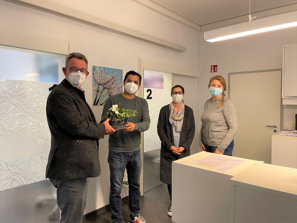 Hausarztpraxis Dr. Khalil feiert zweijähriges Jubiläum